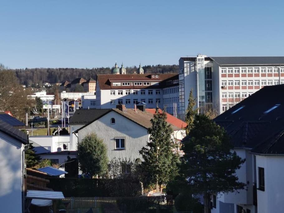 Schoene Grosse Ferienwohnung Basilikablick Stadtnah Ruhig Naehe Bodensee Mit Aussicht Weingarten  Exteriör bild